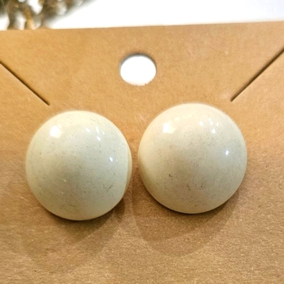 80s Style Classic White Studs - Picture 1 of 4
